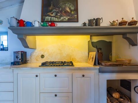 House, Home, Roof, Cottage, Shrub, Siding, Estate, Farmhouse, Garden, Landscaping