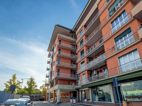 Daytime, Building, City, Apartment, Urban Area, Facade, Residential Area, Architecture, Condominium, Metropolitan Area