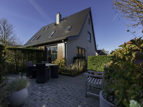 White, Number, Screenshot