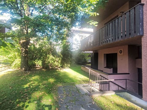 Residential Area, Shrub, Garden, Lawn, Backyard, Yard, Estate, Landscaping, Hacienda, Shade