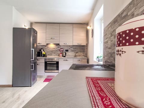 Kitchen, Furniture, Kitchen Appliance, Countertop, Interior Design, Major Appliance, Flooring, Cabinetry, Wood, Floor