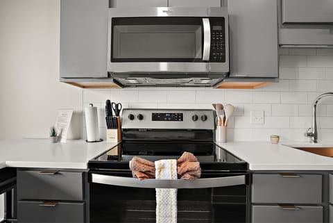 Fully Equippe Kitchen