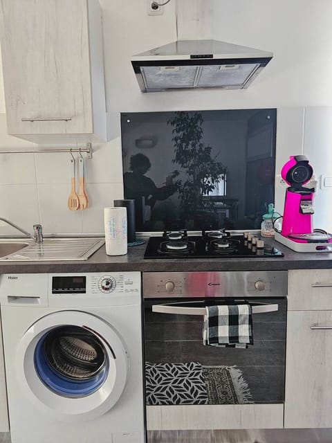 598a3d12-c9c1-4760-b096-5e04d9149894 2