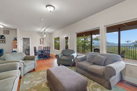 Living Room/Dining Room