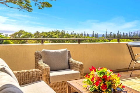 KGV-18T4 Relax on your private lanai with your morning coffee or afternoon cocktails.