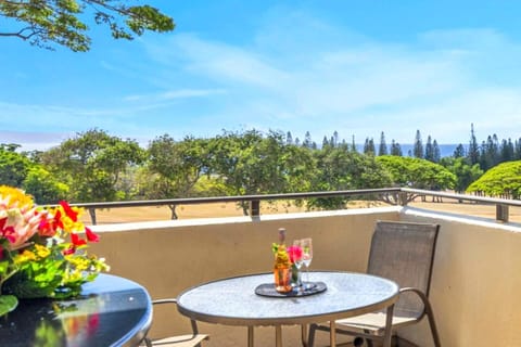 KGV-18T4 Ocean views and warm sunshine - your oasis is waiting for you.