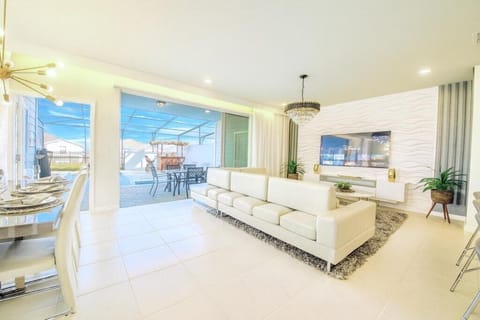 3733PacificLn-LIVINGROOM_MAIN_FINAL_edit