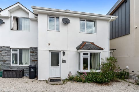Macalby Cottage, Harlyn Bay,  Holiday Home