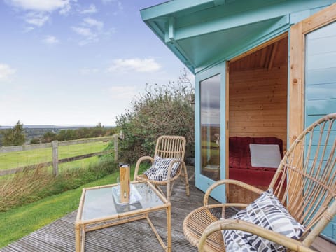 Sitting-out-area | East Cottage, Cawdor