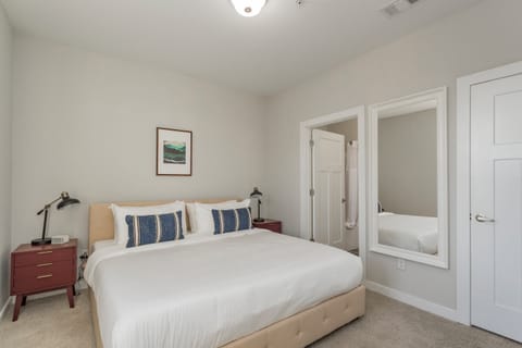 CozySuites Music Row | Bold 2BR in Nashville! #14