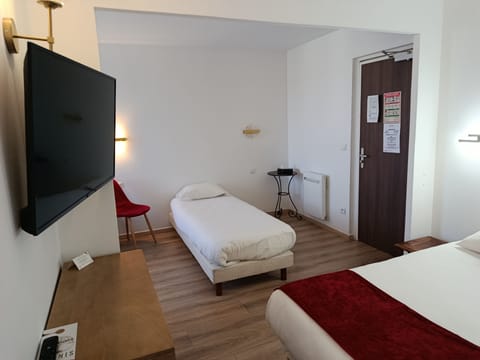 2 Twin size beds