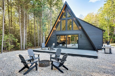 Danbury Vacation Rental | 3BR | 2BA | 1,500 Sq Ft | 4 Steps to Enter