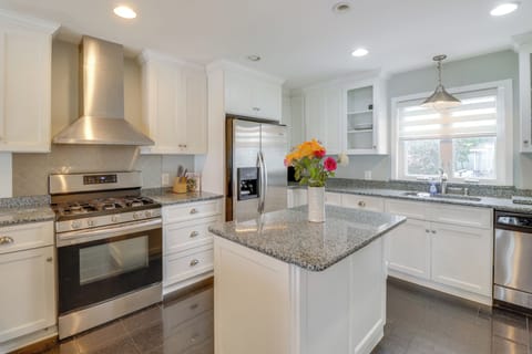 Kitchen | Main Floor | Keurig Coffee Maker | Dishwasher | Cooking Basics