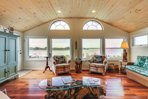 Charlestown Vacation Rental | 4BR | 2BA | 1,600 Sq Ft | Step-Free Entry