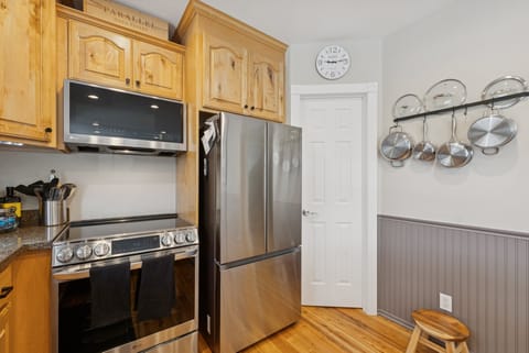 Sparkling Clean updated kitchen with solid surface countertops, hardwood floors, new LG stainless appliances, induction range, ice maker, microwave, dishwasher.  Nespresso, French press & drip coffee.  Hosts provide starter Nespresso pods and a selection of coffee grounds and supplies