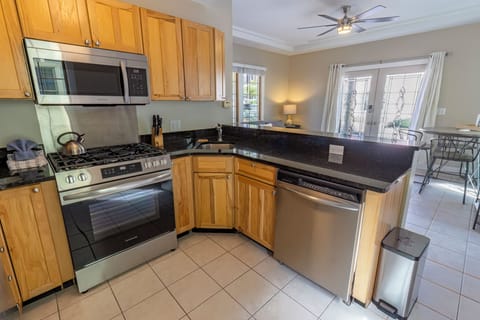 Main Level | Kitchen