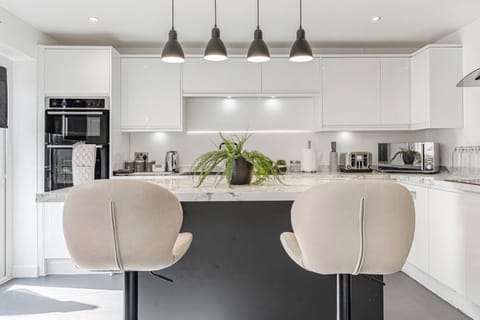 Living Room / Lounge