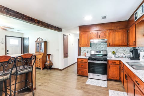 Kitchen | Spices | Trash Bags & Paper Towels