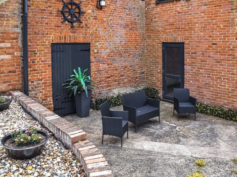 Outdoor | Faith Cottage, Little Dunham