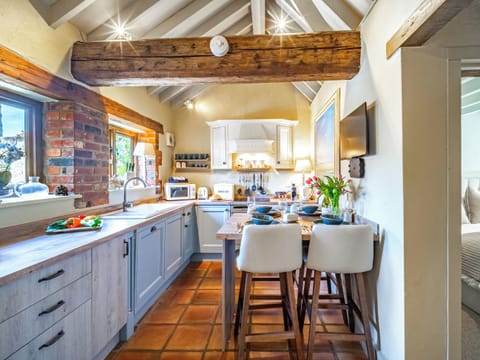 Kitchen/diner | The Old Bakehouse, Langham