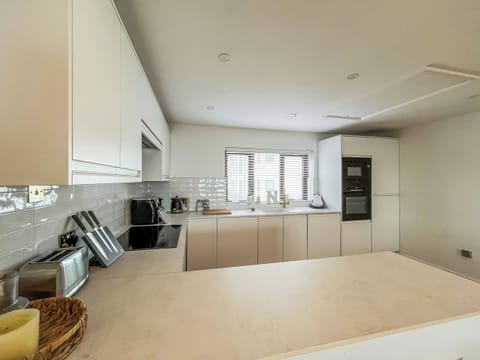 Kitchen | Sienna Cottage, Tyn-y-gongl