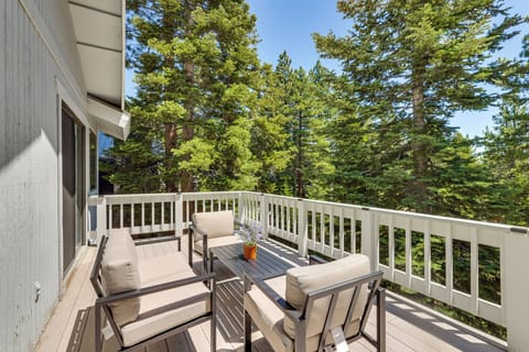 Incline Village Vacation Rental | 3BR | 2.5BA | 1,900 Sq Ft | 7 Steps to Enter