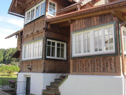 Chalet Hoamatl - Holiday home with 5 bedrooms and 3 bathrooms Apartment in Schladming