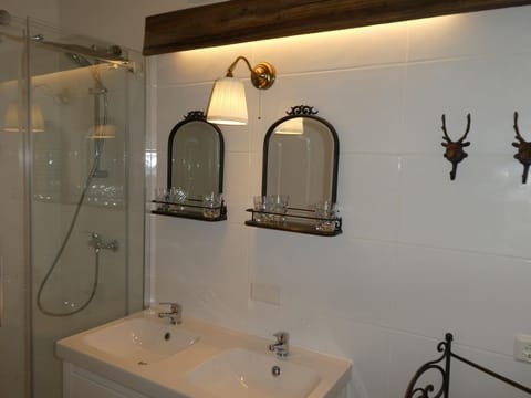 App. HÜTTENGAUDI - 3 bedrooms, 2 bathrooms, 2 WC - Apartment house Kornberg GÜTL Apartment in Schladming