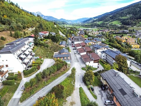 Landscape, Residential Area, Highland, Urban Design, Hill Station, Human Settlement, Slope, Village, Mountain Range, Thoroughfare