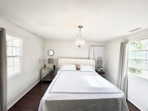 Presidential Suite w/ Private Bathroom
