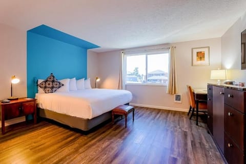 Unit with King Bed