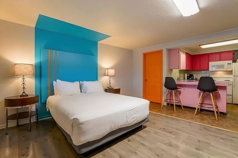 Unit with King and Queen size bed. Exact unit will be assigned upon arrival. Views, colors and decor may vary.