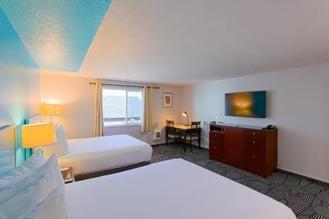Unit with 2 Queen Beds