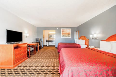 Unit with 2 Queen Beds