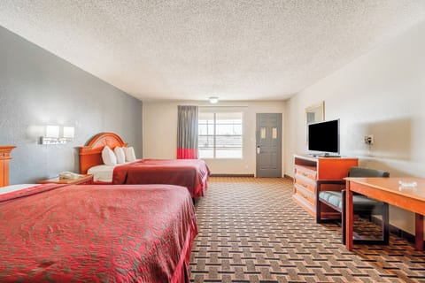 Unit with 2 Queen Beds