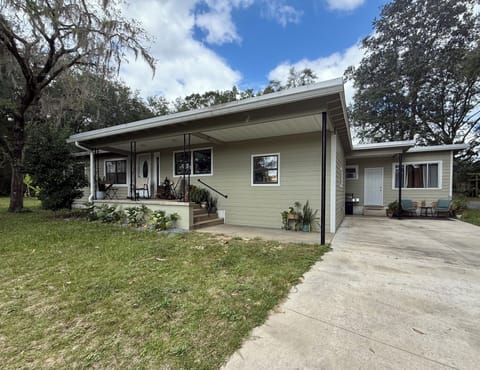 The door to the back left is the front enterence to the guest house.