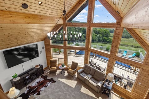 Living Room - Grand views that never get old!