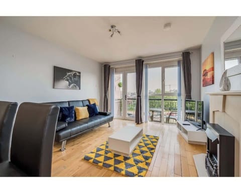 Living Room / Lounge