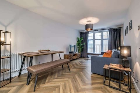 Living Room / Lounge