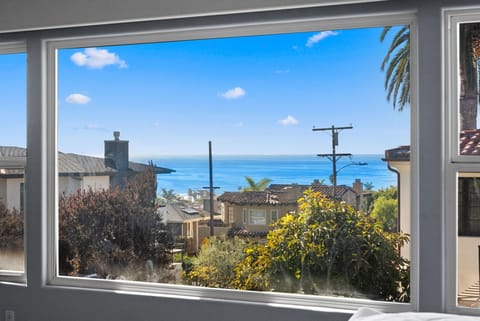 Ocean peek view—just enough to make you smile