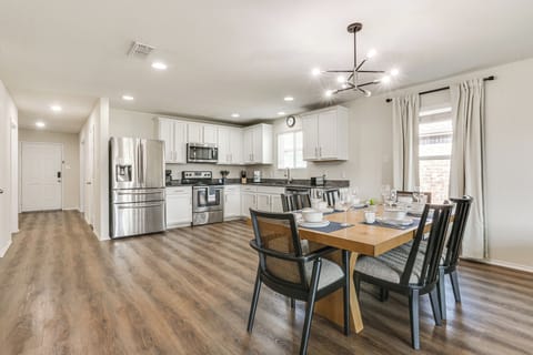 Kitchen & Dining Area | Open Layout