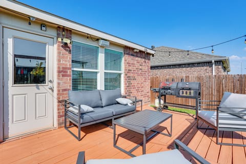 Little Elm Vacation Rental | 4BR | 2BA | 1,763 Sq Ft | 2 Steps Required