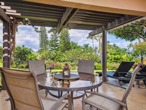 Lanai Dining