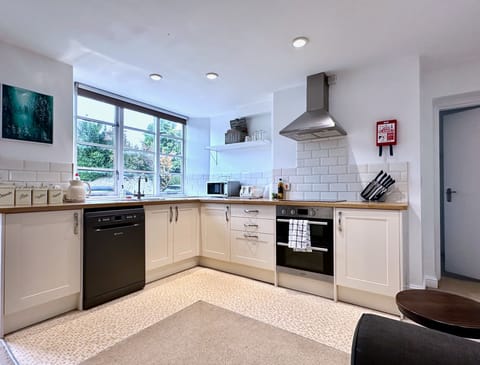 Fully equipped kitchen for cooking