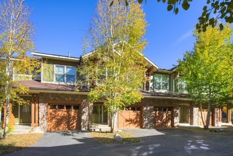 Beautiful townhome surrounded by aspens.