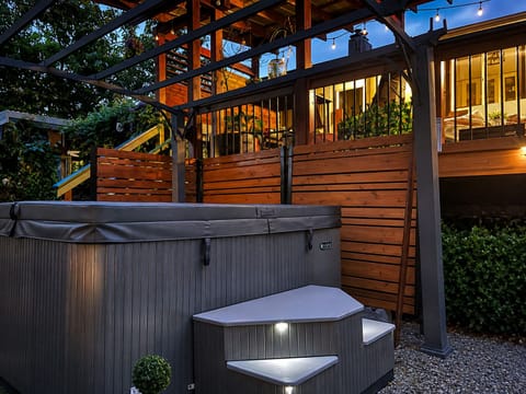 Newly upgraded hot tub and privacy panel surround!