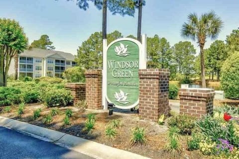 Entrance to Windsor Green