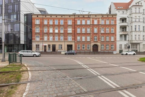 The building is located in a vibrant neighborhood with plenty of dining options.