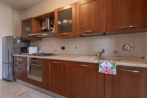 living and fully equipped kitchen