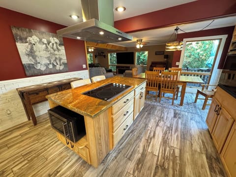 Fully stocked kitchen so you can enjoy cooking meals for the whole group!